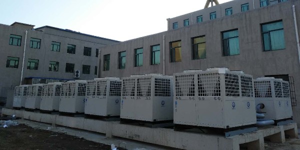 280吨泳池工程用空气源热泵，每吨热水成本仅5元