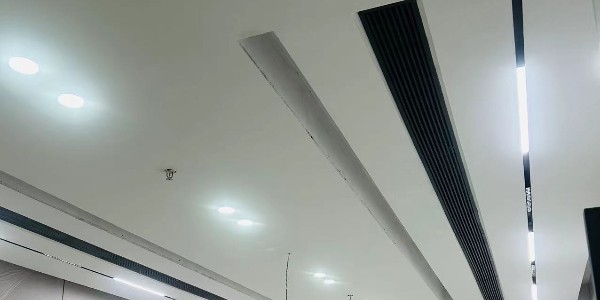 办公楼中央空调能耗飙升怎么办？越邦机电定制化改造方案