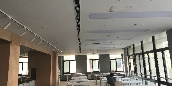 螺杆式冷水机组的优势和应用场景